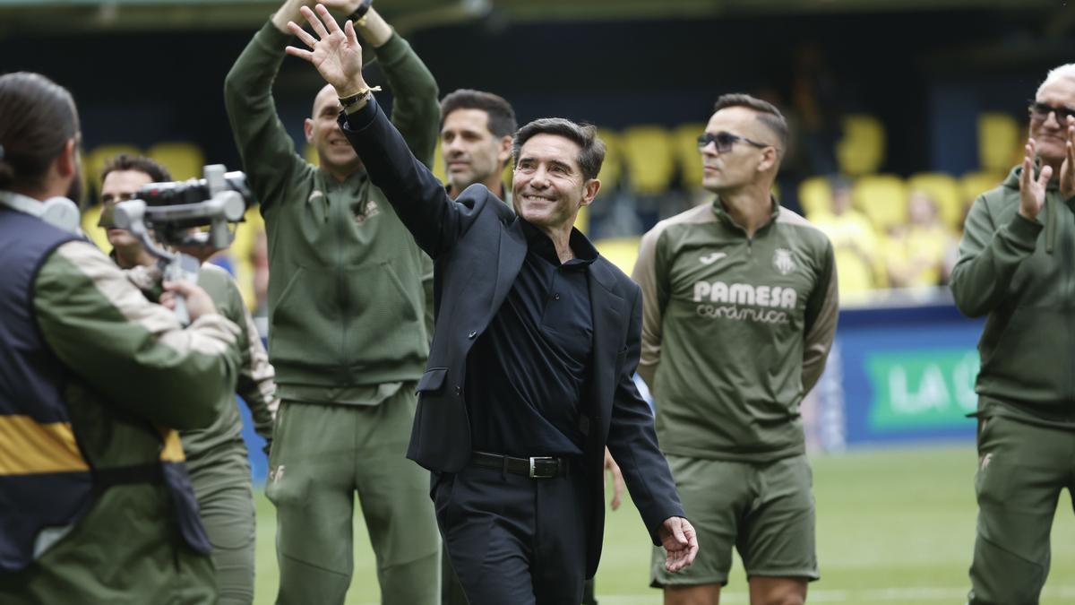 Marcelino García Toral saluda tras certificar la clasificación del Villarreal para la próxima edición de la Champions League.