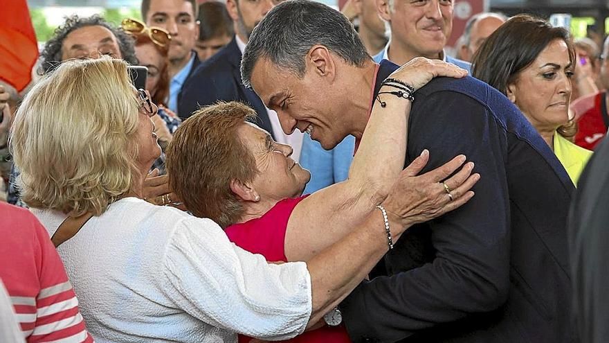 Pedro Sánchez, el jueves con militantes y simpatizantes de su partido en Logroño.