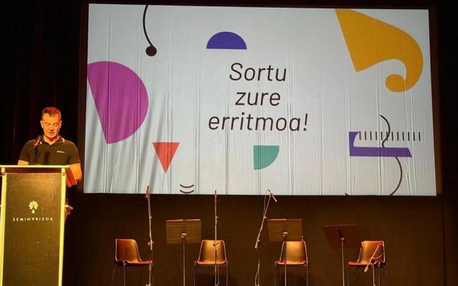 El director de BMDE, Aritz Alustiza, durante la presentación de la nueva imagen.