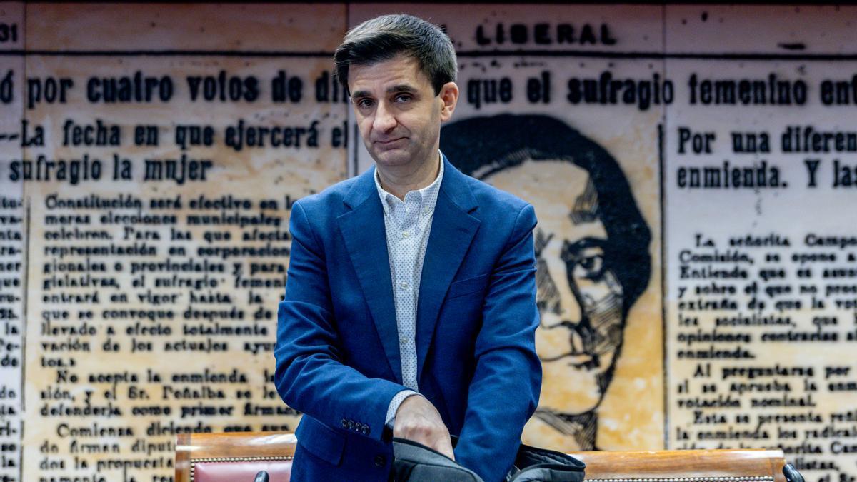 El presidente del Consejo de Administración de la Corporación RTVE, José Pablo López, a su llegada a la Comisión Mixta de Control Parlamentario.