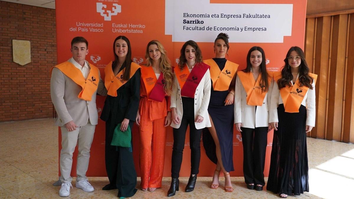 La Facultad de Economía y Empresa reconoce a los mejores expedientes de la promoción 2021/2022