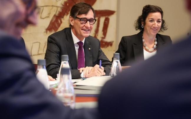 El presidente de la Generalitat, Salvador Illa, y la consellera de Economía y Finanzas, Alícia Romero.