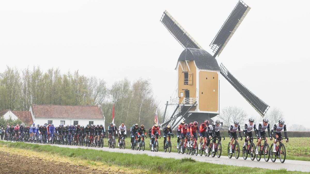 El pelotón en la 57 edición de la Amstel Gold Race.