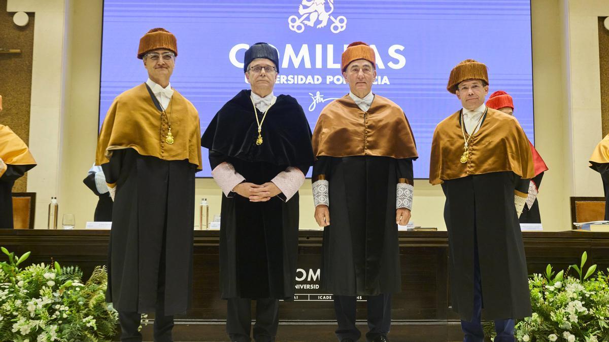 Galán durante el acto en el que ha sido investido doctor honoris causa.