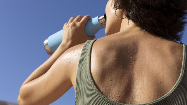 Estar hidratado es básico aunque se sude en exceso.