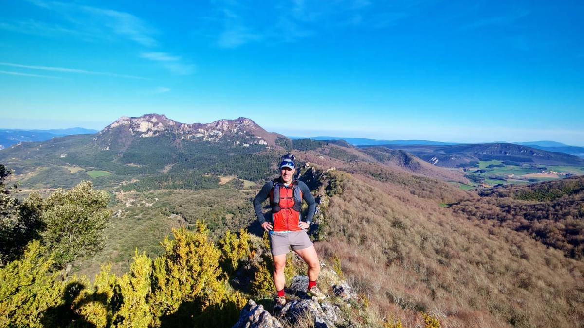 Llegando a Artxabal con el Toloño al fondo