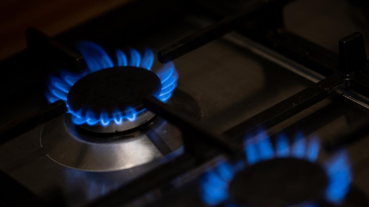 Llamas en una cocina de gas.