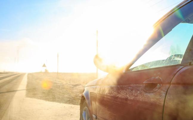 Los peligros al conducir en altas temperaturas.