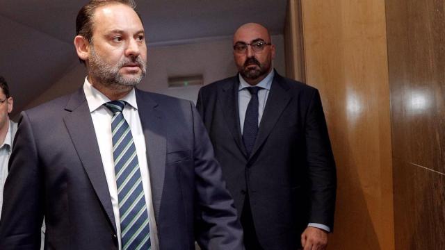 Ábalos, junto a su exasesor Koldo García en una imagen de archivo.