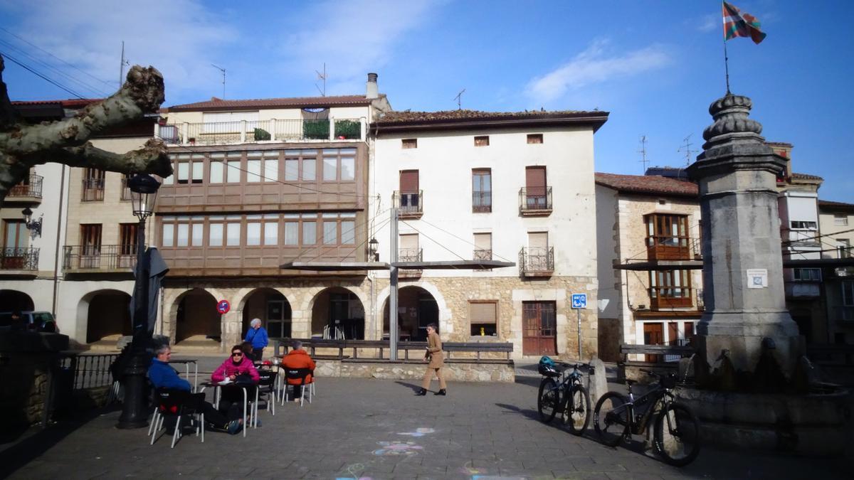 La plaza Samuel Picaza de Kanpezu.