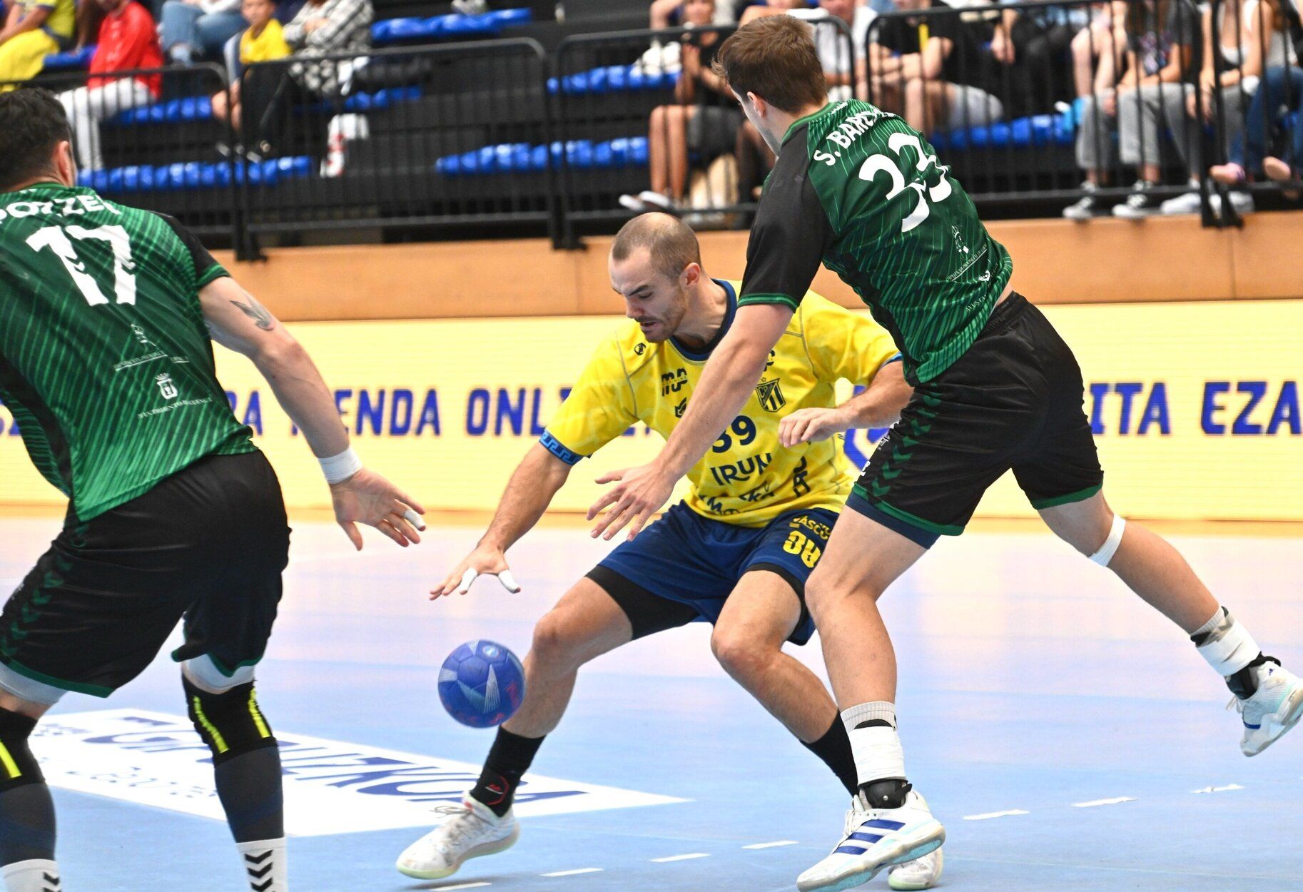 Esta noche llega el primer duelo europep del nuevo Bidasoa de Álex Mozas