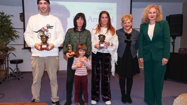 Foru Aldundiak aitortza egin dio Arte eta Lanbide Eskolari, eskulangintza sustatzean duen funtsezko eginkizunagatik.