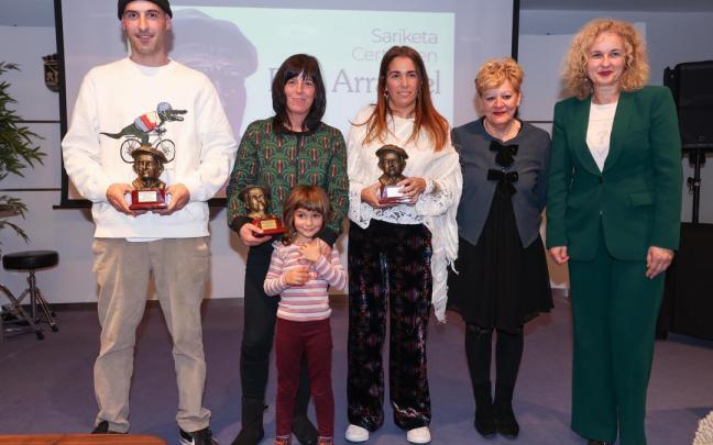 Foru Aldundiak aitortza egin dio Arte eta Lanbide Eskolari, eskulangintza sustatzean duen funtsezko eginkizunagatik.