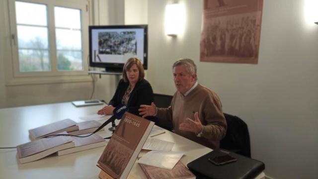 Patxi Juaristi y Karmele Enbeitia durante la presentación.