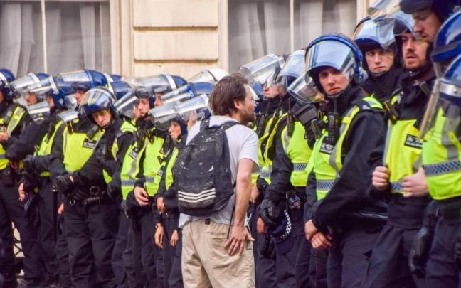 Tres policías heridos y ocho detenidos por violencia ultraderechista en Inglaterra / EP Tres policías heridos y ocho detenidos por violencia ultraderechista en Inglaterra