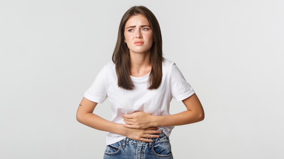 Al ser fermentados en el intestino, estos compuestos pueden causar hinchazón, gases, dolor abdominal y alteraciones en el tránsito intestinal