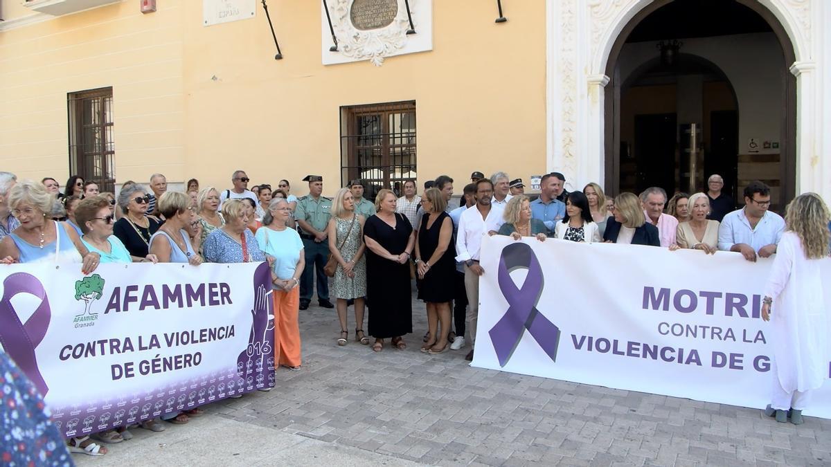 Concentración contra la violencia machista en Motril.