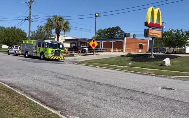 Uno de los tiroteos se ha producido en el interior de un McDonald's. Uno de los tiroteos se ha producido en el interior de un McDonald's.