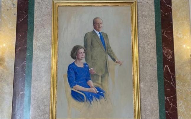 Retrato de Juan Carlos I y Sofía en el Congreso. Retrato de Juan Carlos I y Sofía en el Congreso.