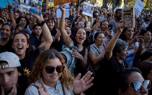 Protestas en defensa de la universidad pública en Argentina.
