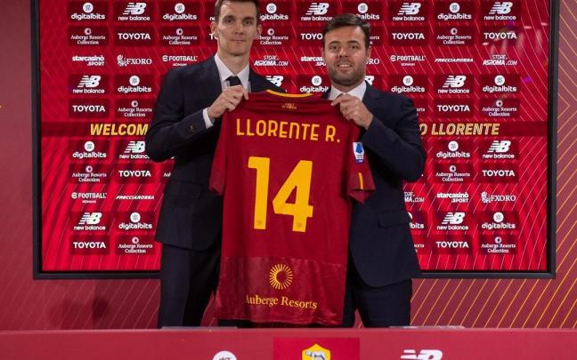 Diego Llorente, durante su presentaci&oacute;n como jugador de la AS Roma.