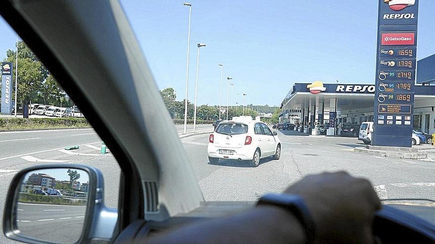 Los precios de los carburantes encadenan seis semanas consecutivas subiendo su precio. | FOTO: PABLO VIÑAS