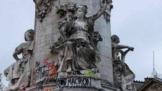 La prefectura de París prolonga hasta el lunes el toque de queda en zonas del centro de la capital