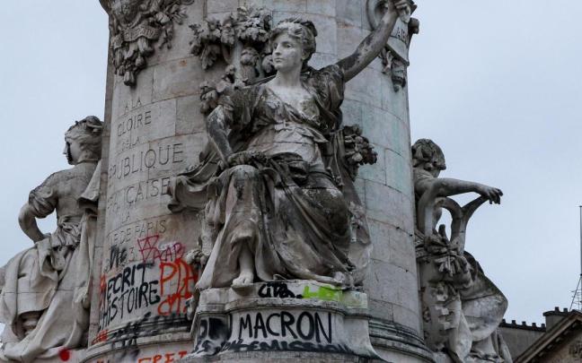 La prefectura de París prolonga hasta el lunes el toque de queda en zonas del centro de la capital