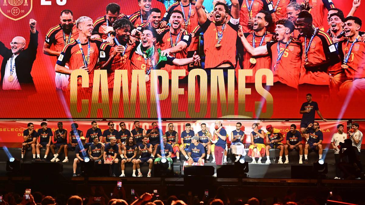 Los jugadores de la selección durante la celebración del Mundial en Cibeles.