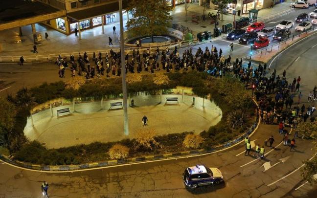 Manifestación vecinal en la rotonda de San Jorge.