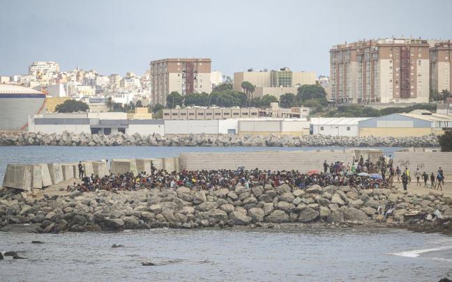 Asentamiento de migrantes en la playa El Trampolín.