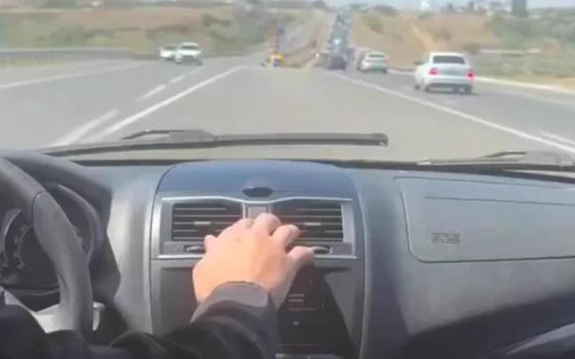 El momento en el que un usuario de la vía conduce de forma temeraria en dirección contraria