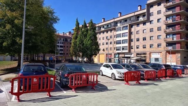 Aparcamientos reservados para las obras de Etxeberri.