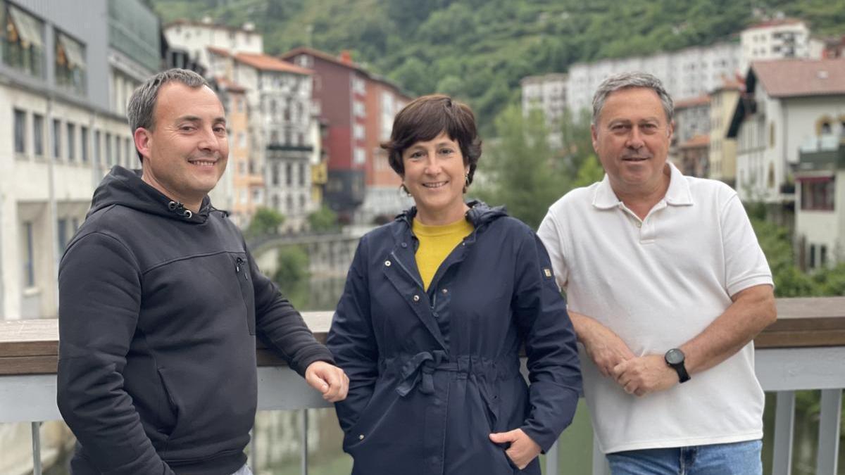 Representantes de EAJ/PNV durante la presentación del balance de la gestión económico de EH Bildu en el Ayuntamiento de Soraluze