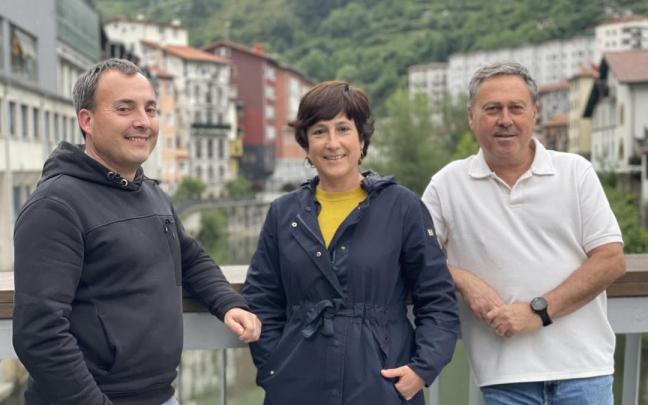 Representantes de EAJ/PNV durante la presentación del balance de la gestión económico de EH Bildu en el Ayuntamiento de Soraluze