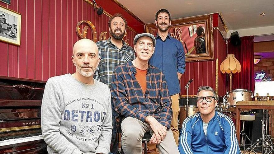 Koldo Uriarte. Rubén Salvador, Iosu Izaguirre, Asier Iturbe y Pablo Ramos, ayer en el Dazz.