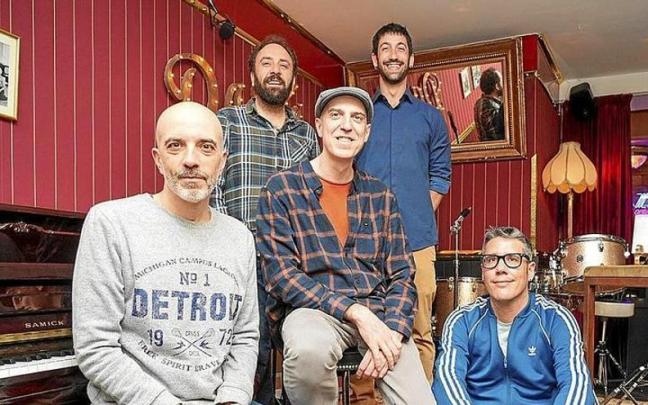 Koldo Uriarte. Rubén Salvador, Iosu Izaguirre, Asier Iturbe y Pablo Ramos, ayer en el Dazz.