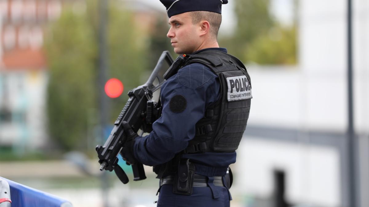 Imagen de archivo de un policía francés.
