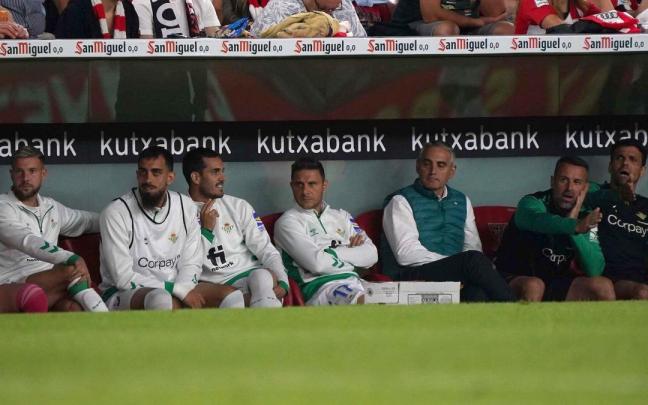 Joaquín ha aguardado a su oportunidad en el banquillo, pero no ha comparecido en San Mamés. Joaquín ha aguardado a su oportunidad en el banquillo, pero no ha comparecido en San Mamés.
