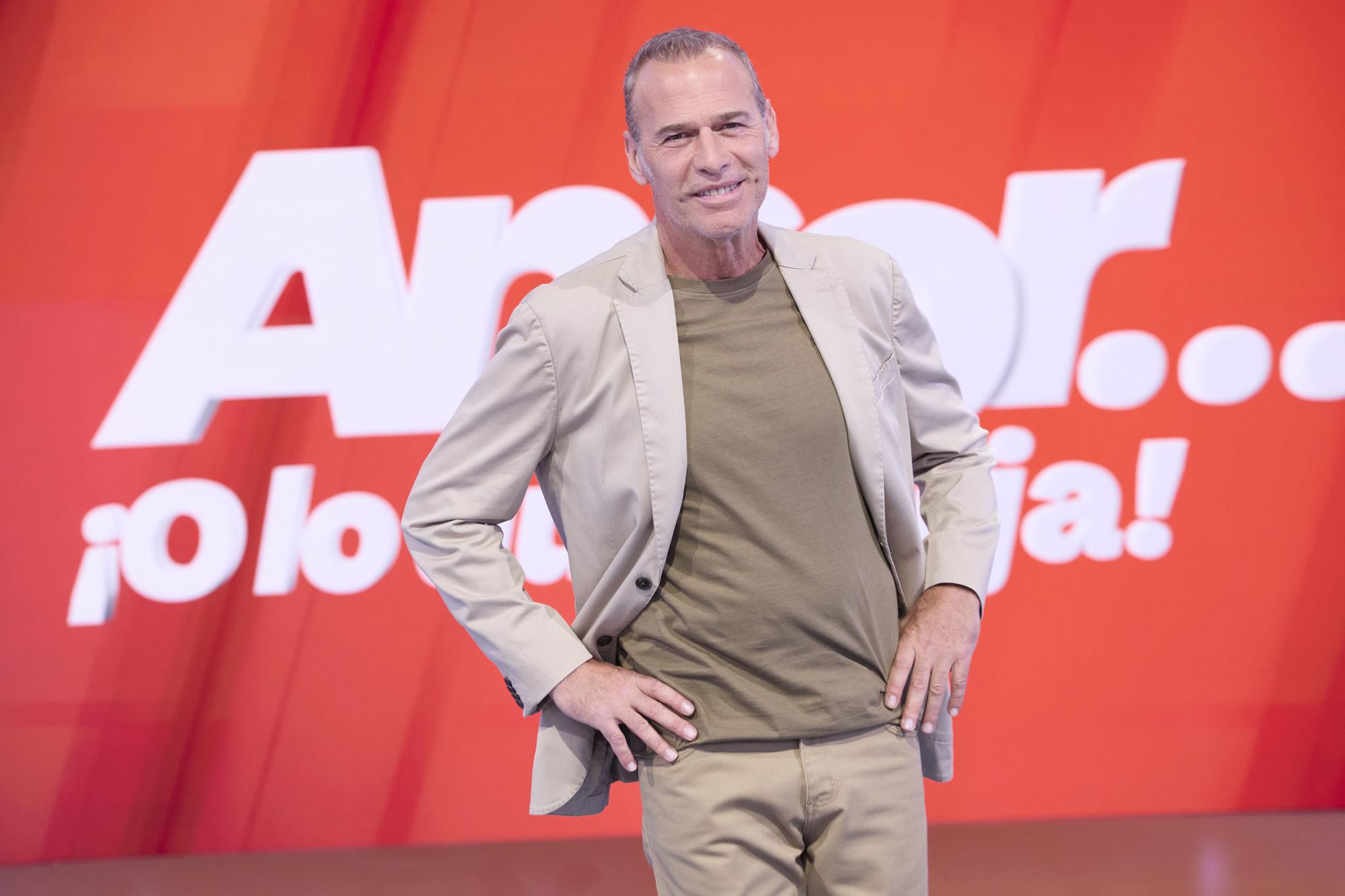 ‘Amor… ¡O lo que surja!’, es el nuevo ‘dating show’ presentado por Carlos Lozano.