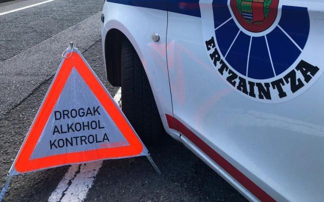 Imagen de archivo de un control de alcoholemia. / ERTZAINTZA