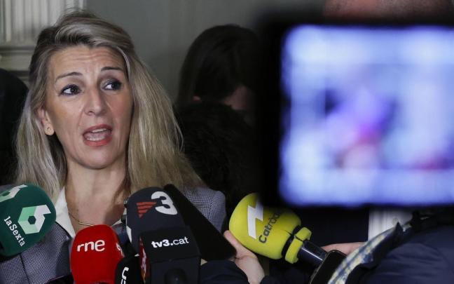 La ministra de Trabajo, Yolanda Díaz se dirige a los medios.