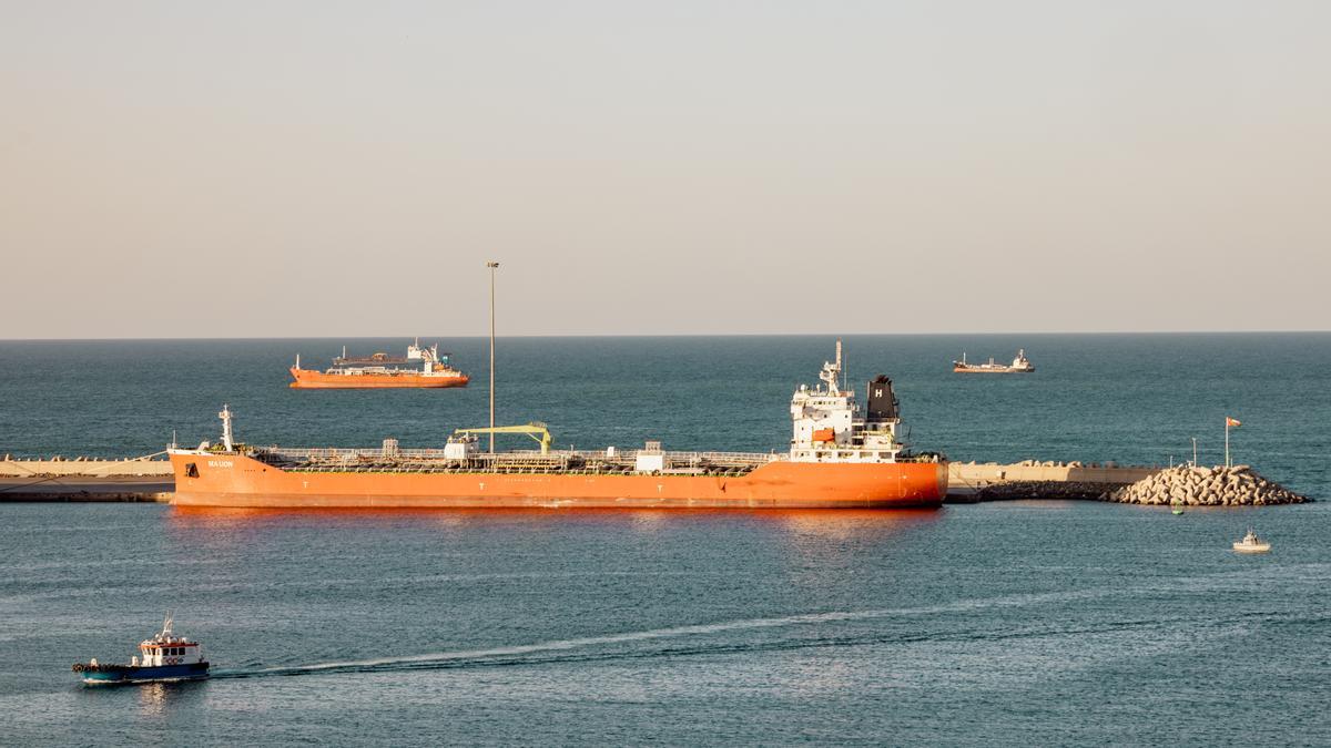Tráfico marítimo en el estrecho de Ormuz.