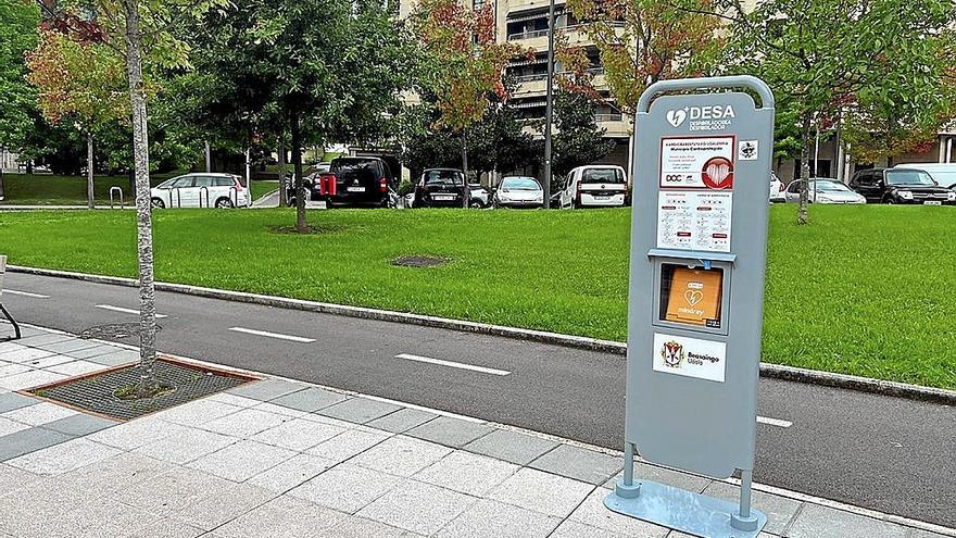 Uno de los desfibriladores instalados en Beasain.