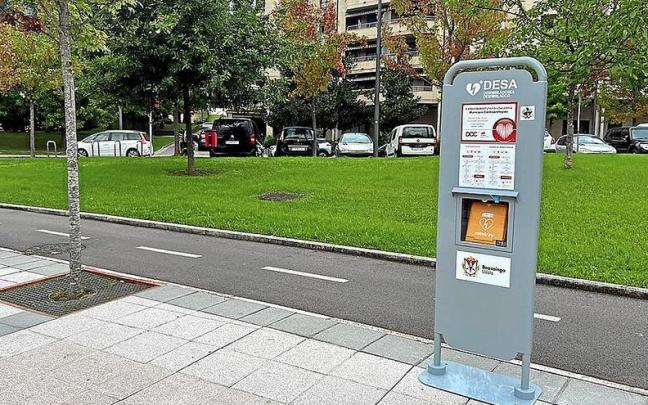 Uno de los desfibriladores instalados en Beasain.
