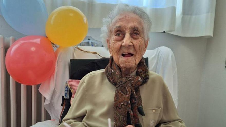 Maria Branyas celebrando su 117 cumpleaños.