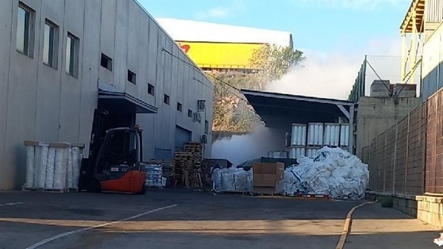 15 dotaciones de los Bombers trabajan en una fuga de cloro en una empresa de Manresa (Barcelona) este martes
REMITIDA / HANDOUT por BOMBERS DE LA GENERALITAT
Fotografía remitida a medios de comunicación exclusivamente para ilustrar la noticia a