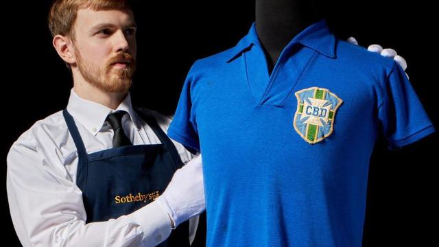 La camiseta que Pelé utilizó en la final del Mundial de 1958.