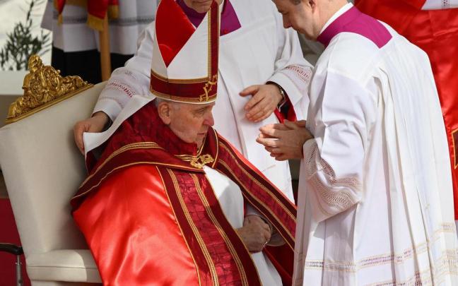 El papa Francisco reaparece para presidir la misa del Domingo de Ramos