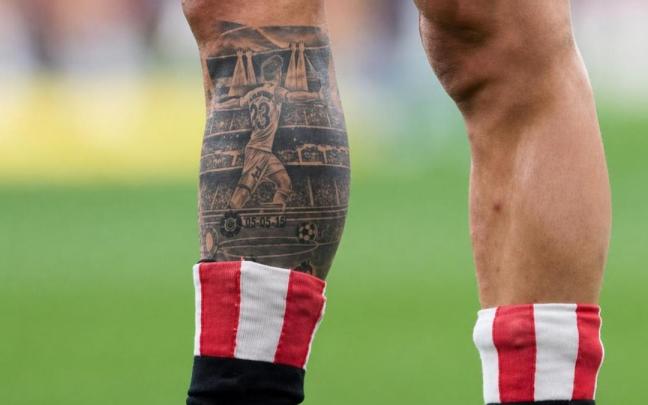 Nico Serrano luce su Tatuaje